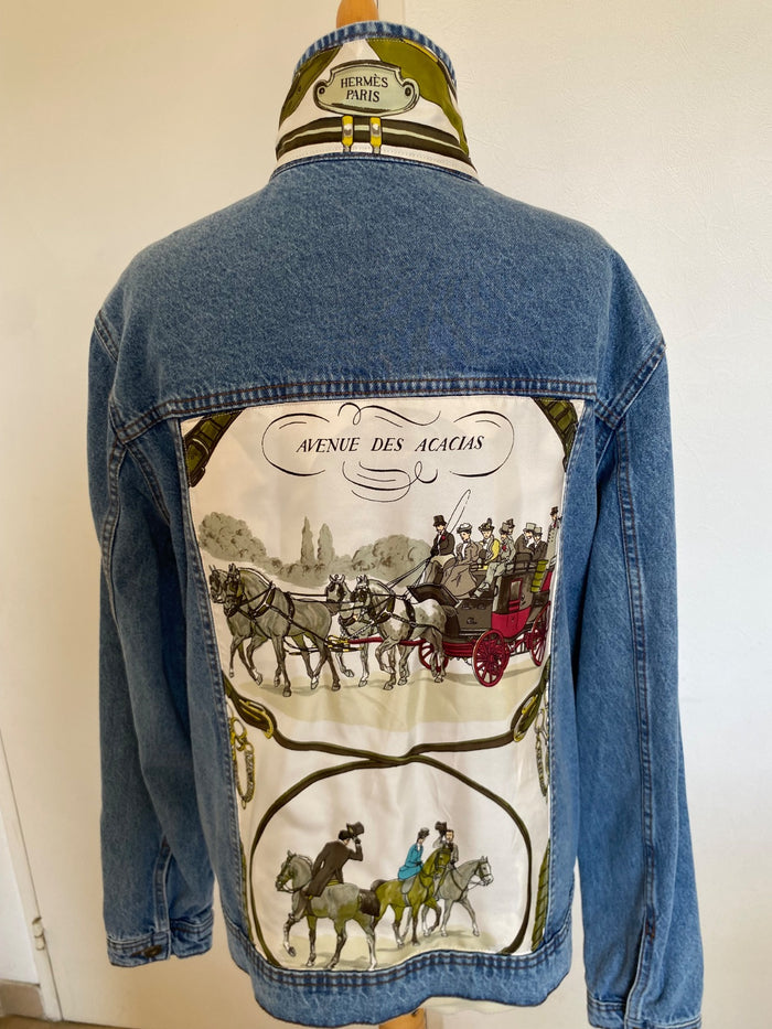 Blouson en jean customisé