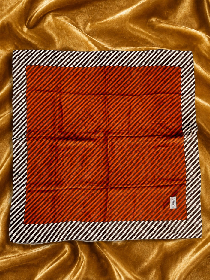 Carré de soie Cassandre Yves Saint-Laurent
