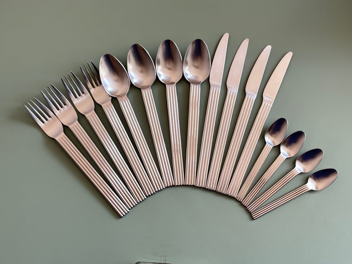 16 pièces Ikea vintage Strateg made in south korea