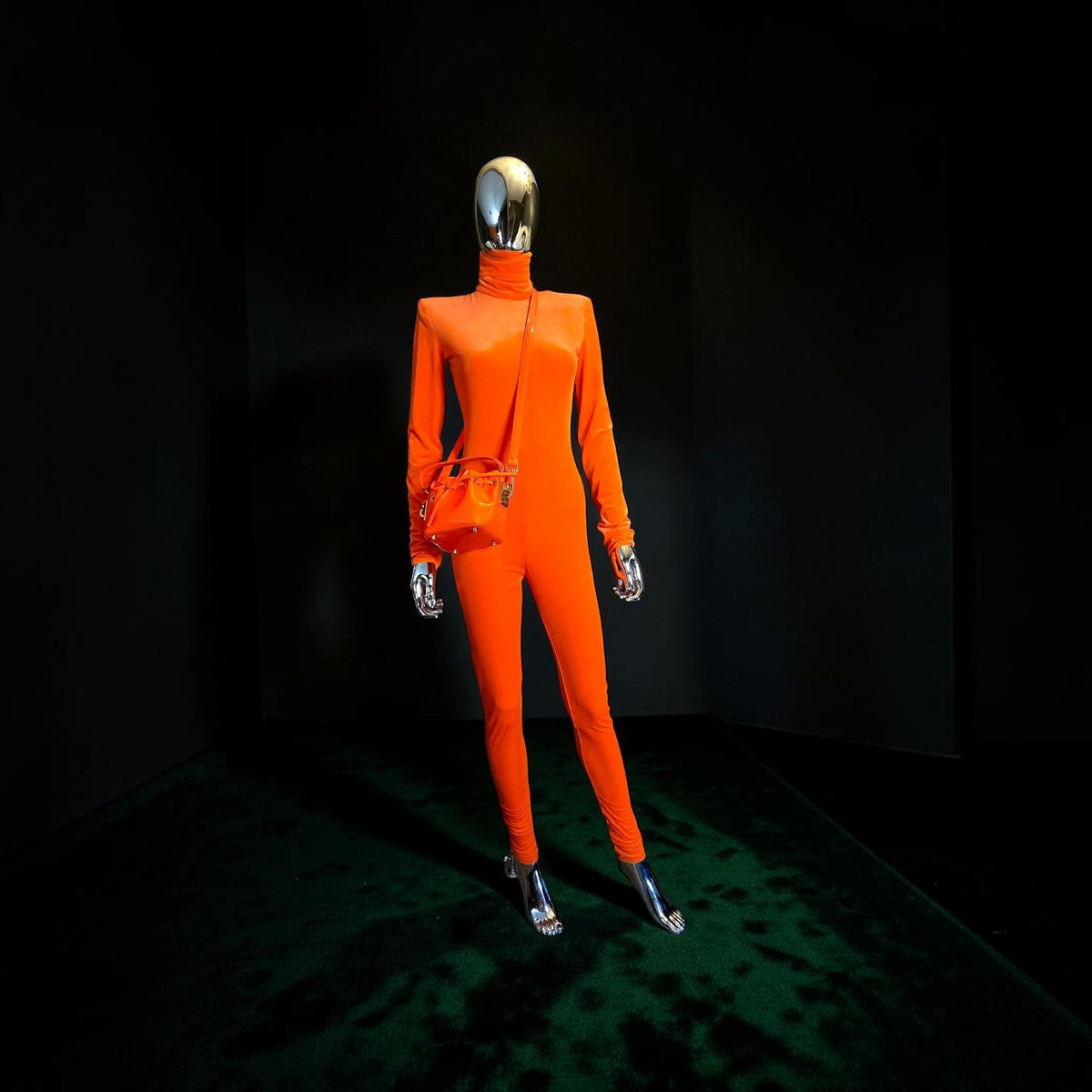 Combinaison en velours orange T38 neuve