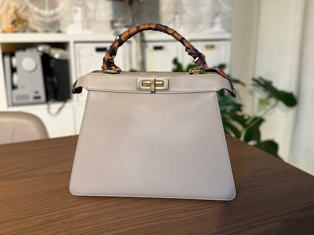 Peekaboo Medium Dove Grey S/S 23