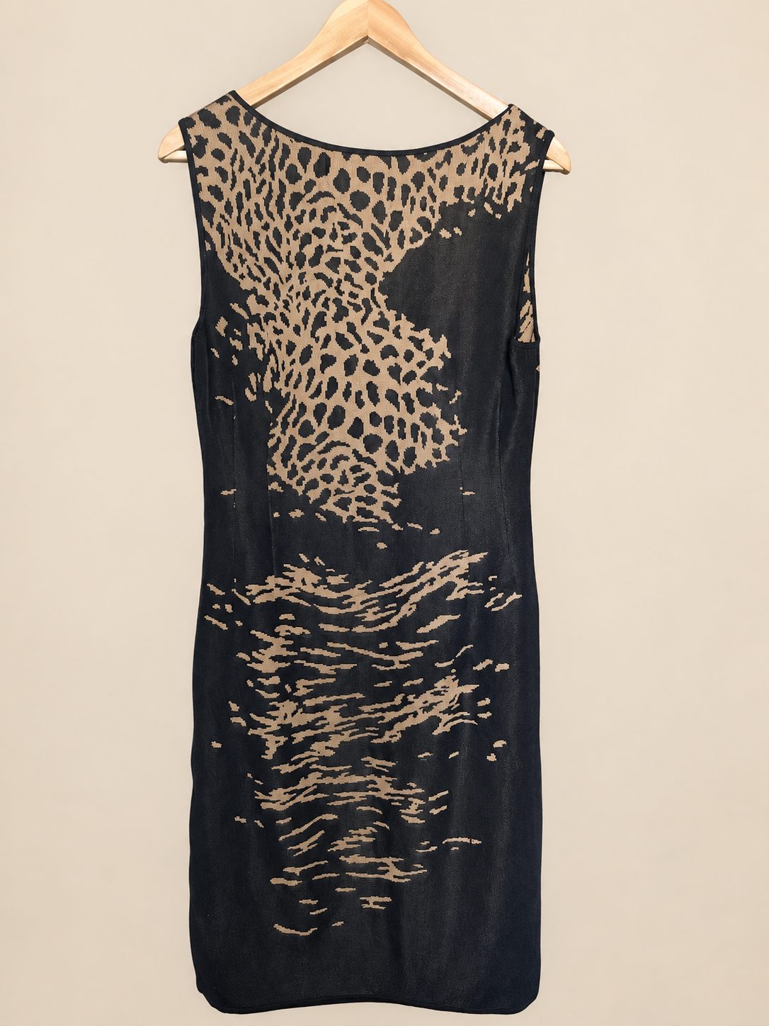 robe en maille jacquard san smanche tête de felin dans le dos