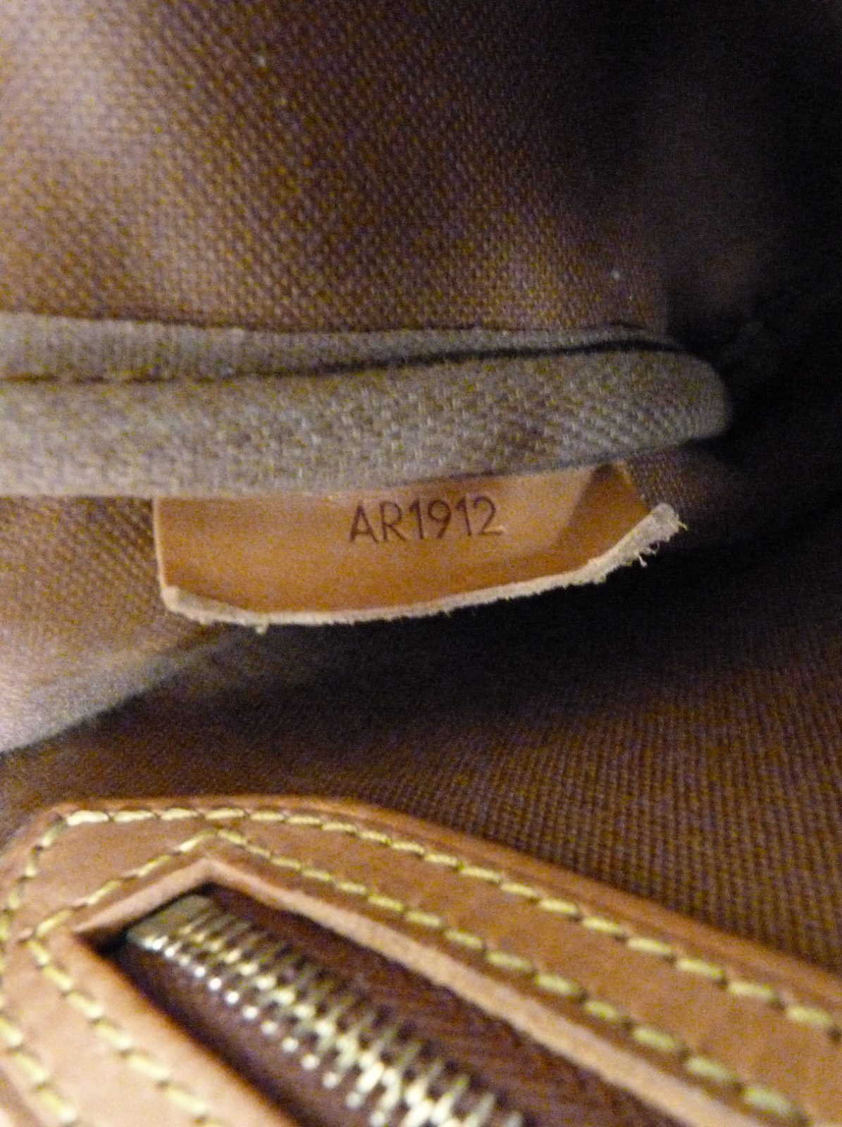 Sac bandoulière Louis Vuitton gibecière pm monogram vintage (1992)