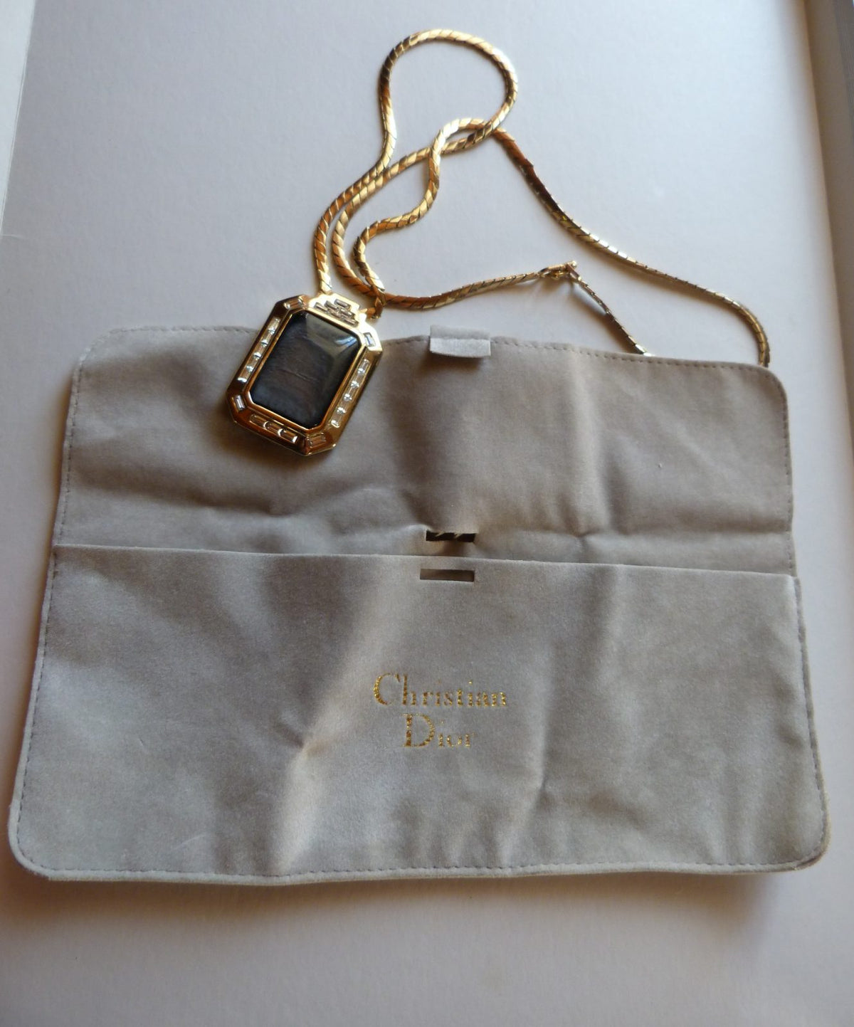 collier avec grand pendentif Christian Dior Vintage (période années 1970 / 1980)