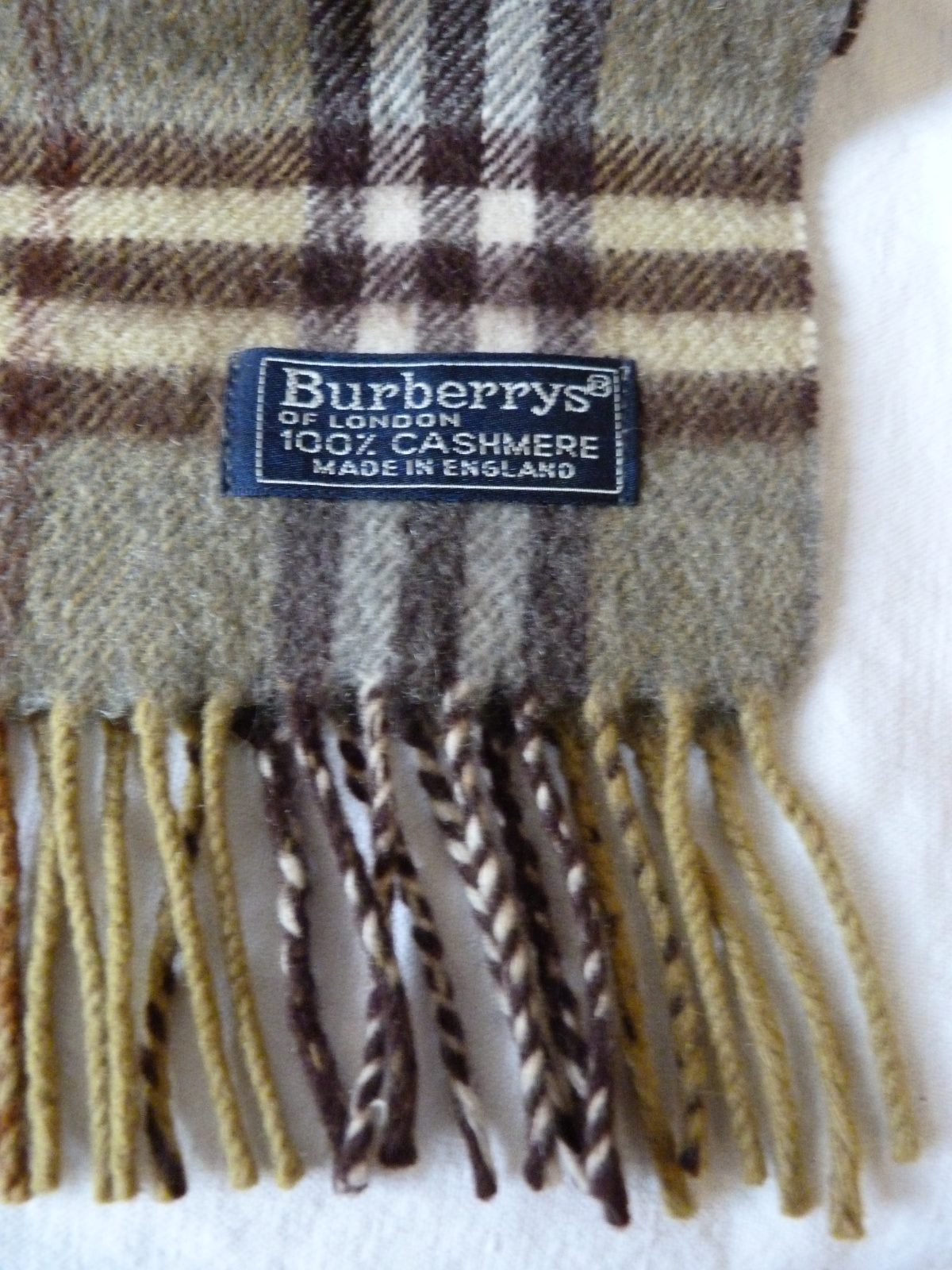 écharpe vintage 1985 Burberrys 100% cachemire kaki olive parfait état