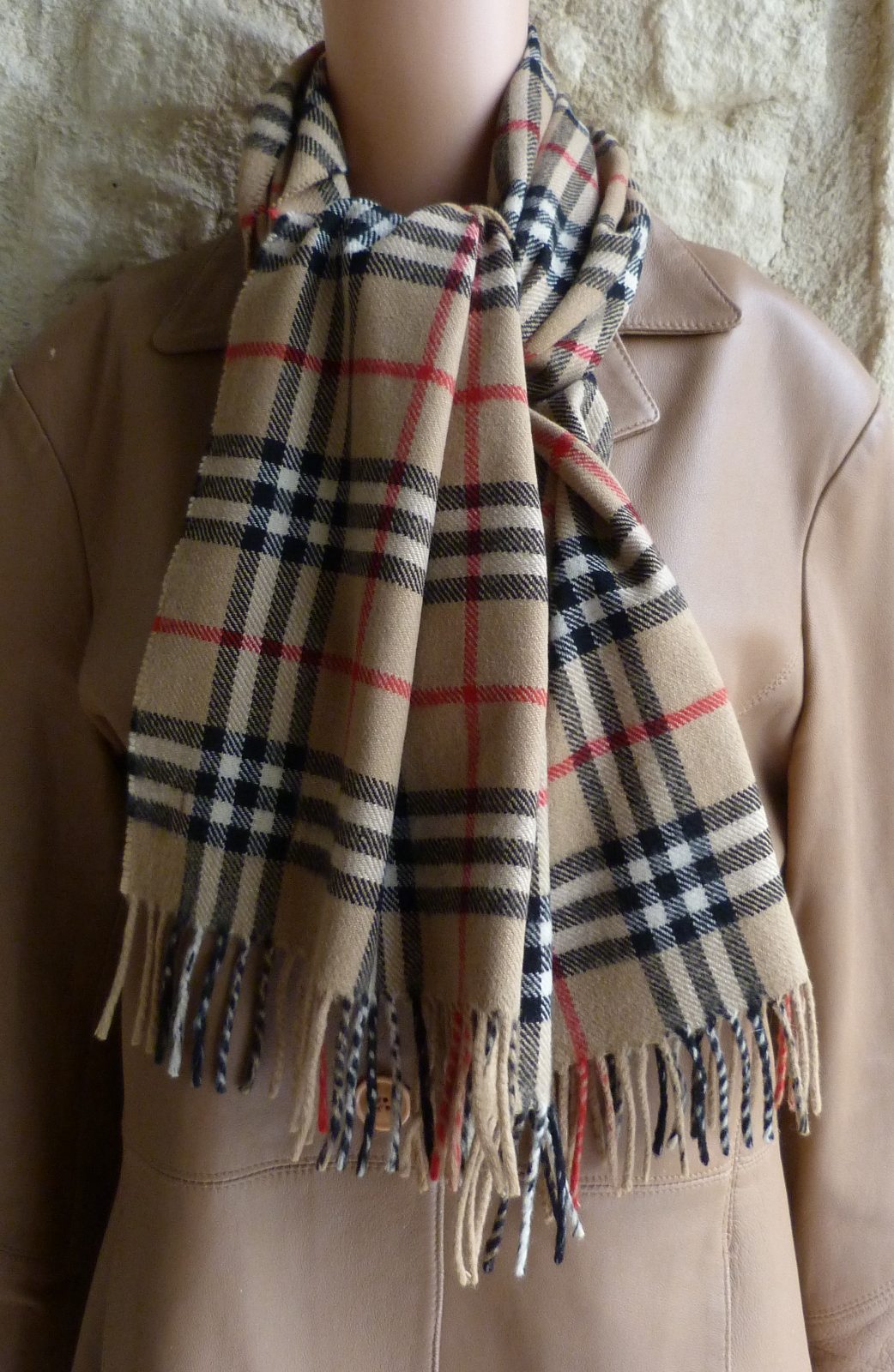 écharpe vintage Burberrys années 80/90s 100% cachemire – nova check
