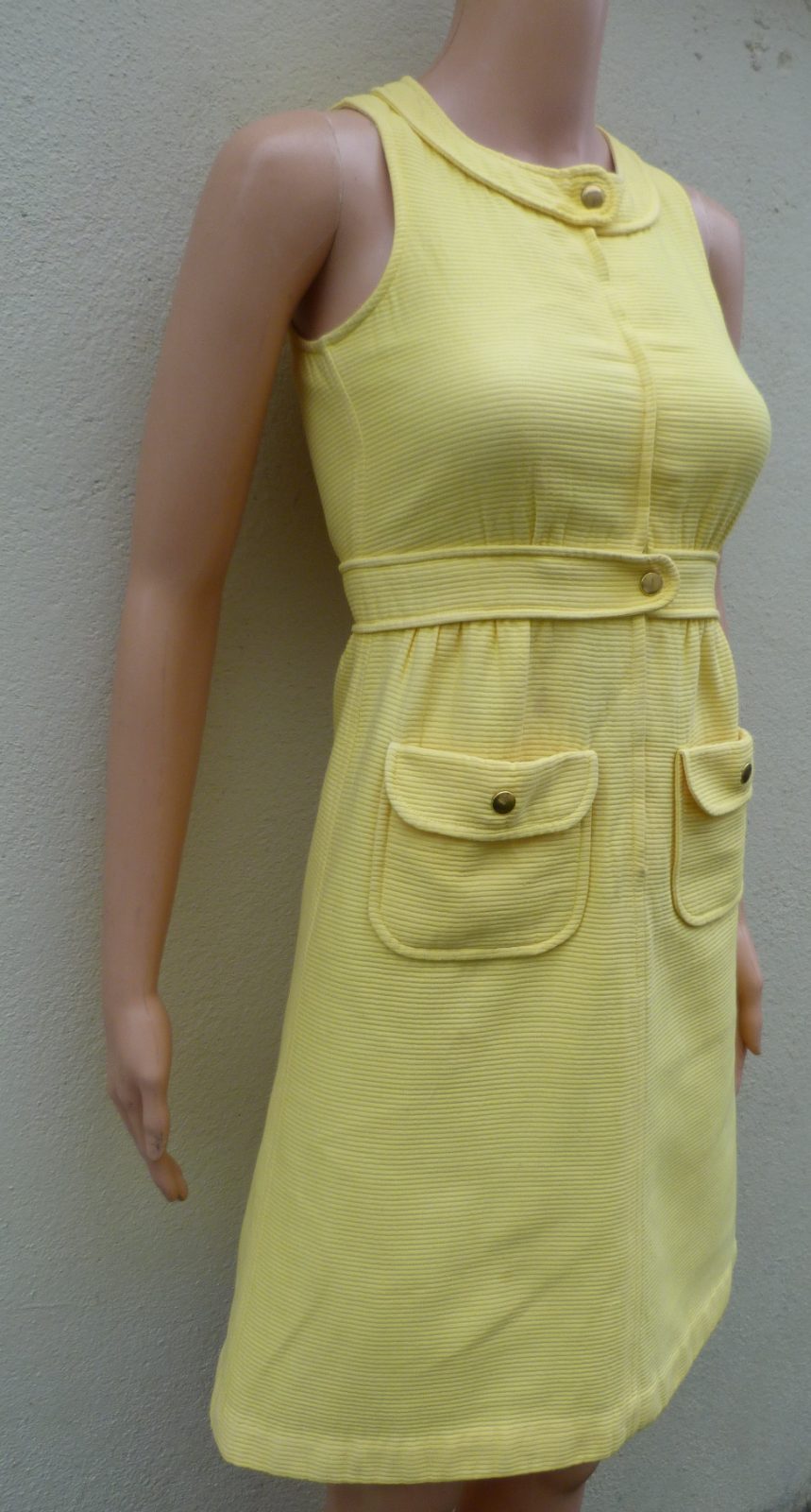 robe vintage Courrèges ligne hyperbole années 70 jaune 32/34 maxi