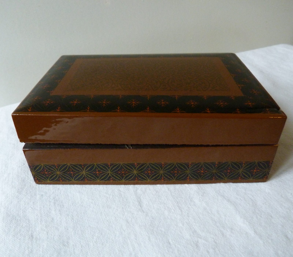 boîte en bois massif laquée collection vintage Christian Dior maison 70/80