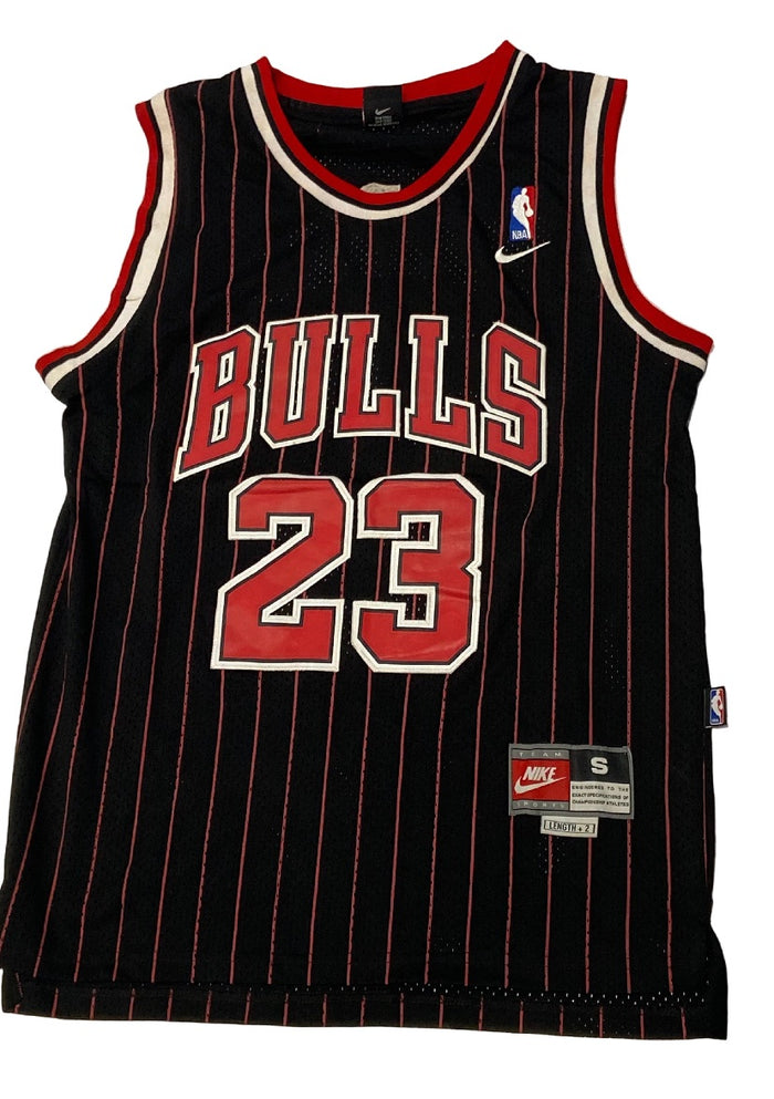 Maillot NIKE de BASKET-BALL de L’équipe des CHICAGO BULLS (N.23 JORDAN) 1996-97