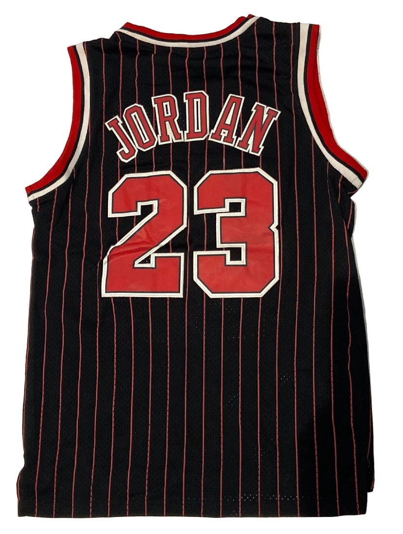 Maillot NIKE de BASKET-BALL de L’équipe des CHICAGO BULLS (N.23 JORDAN) 1996-97