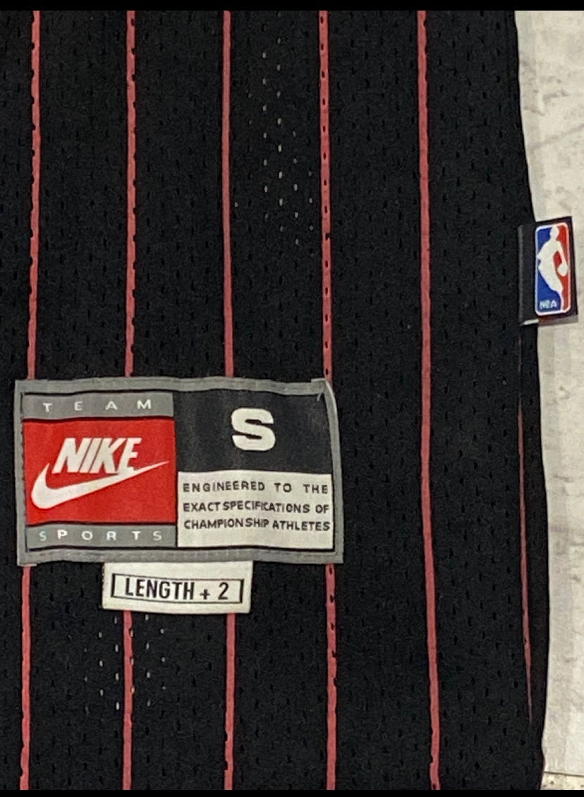 Maillot NIKE de BASKET-BALL de L’équipe des CHICAGO BULLS (N.23 JORDAN) 1996-97