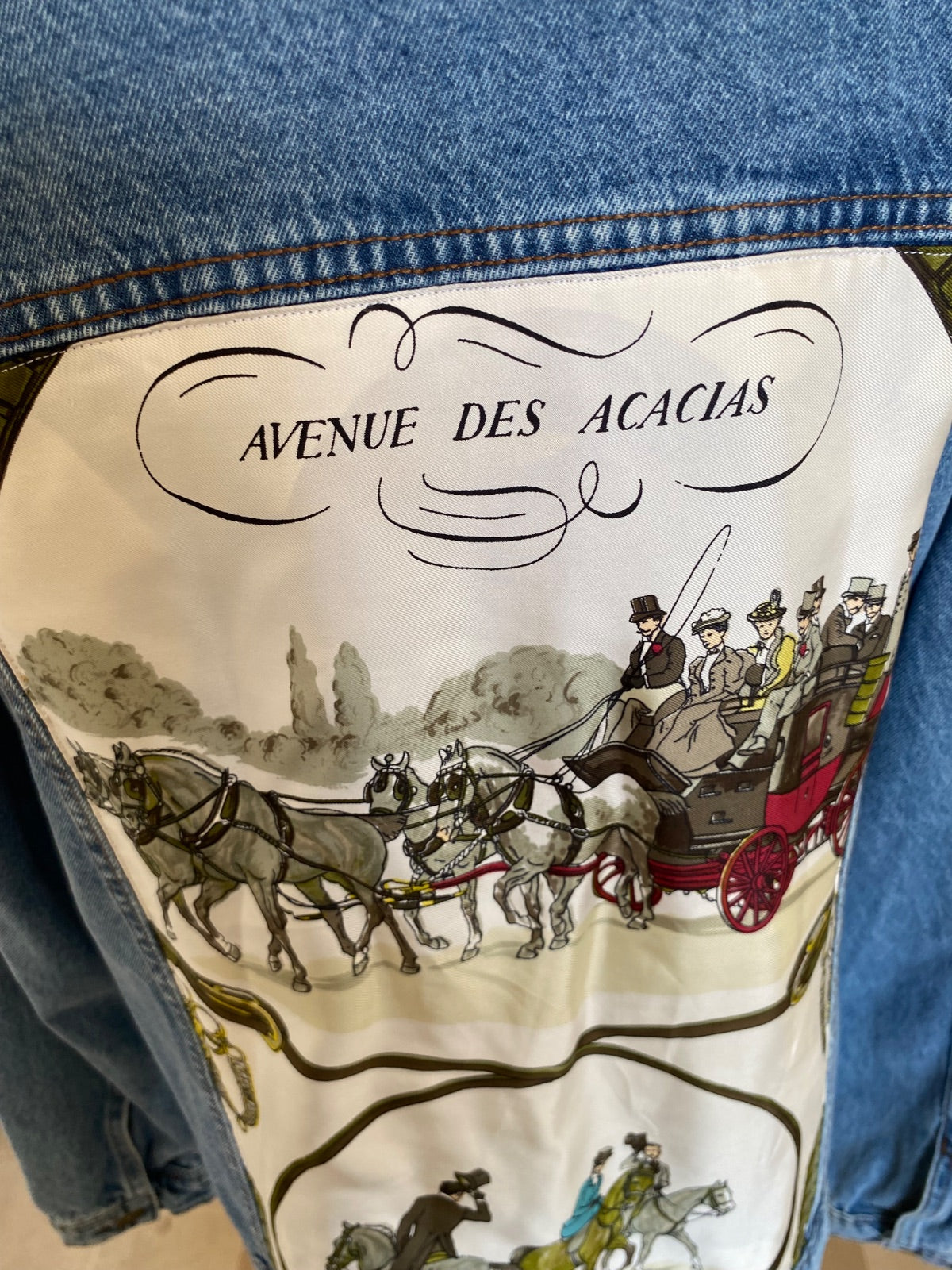 Blouson en jean customisé