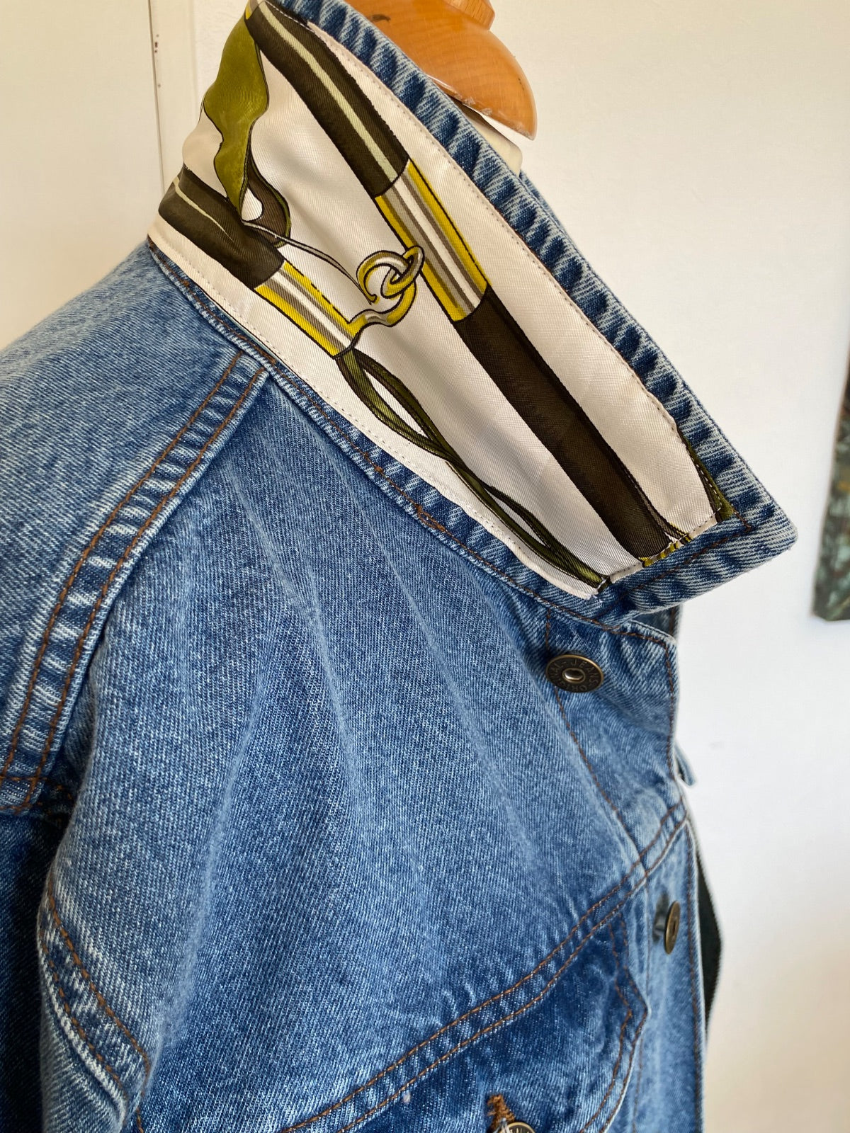 Blouson en jean customisé