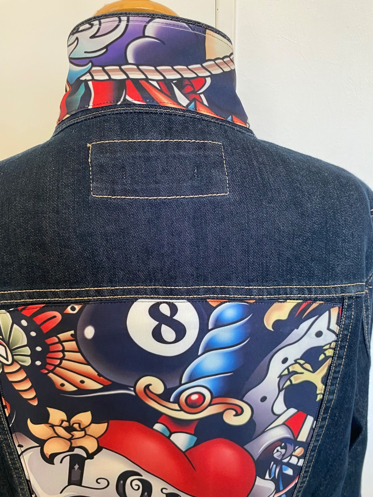 Blouson en jean customisé