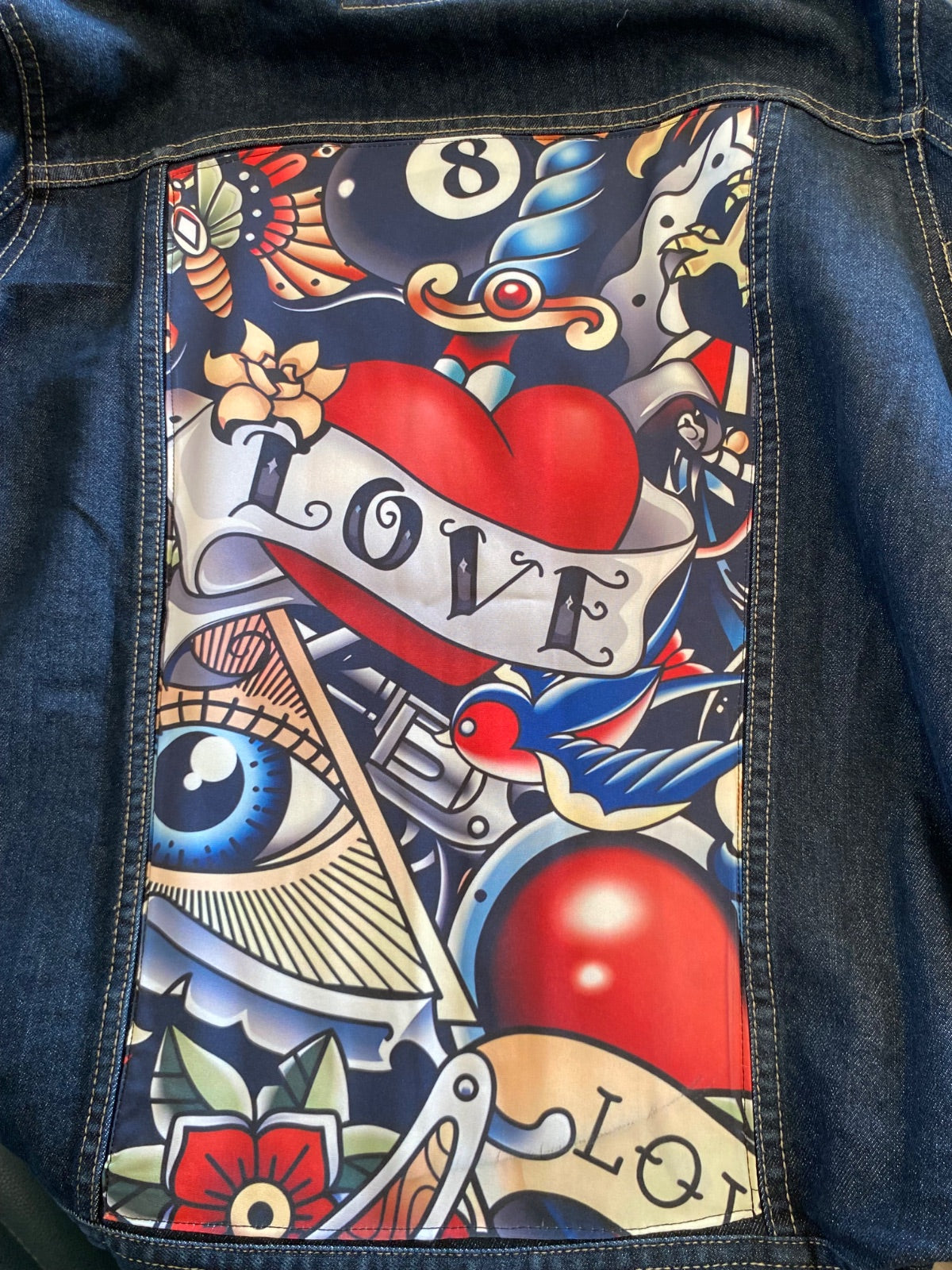Blouson en jean customisé