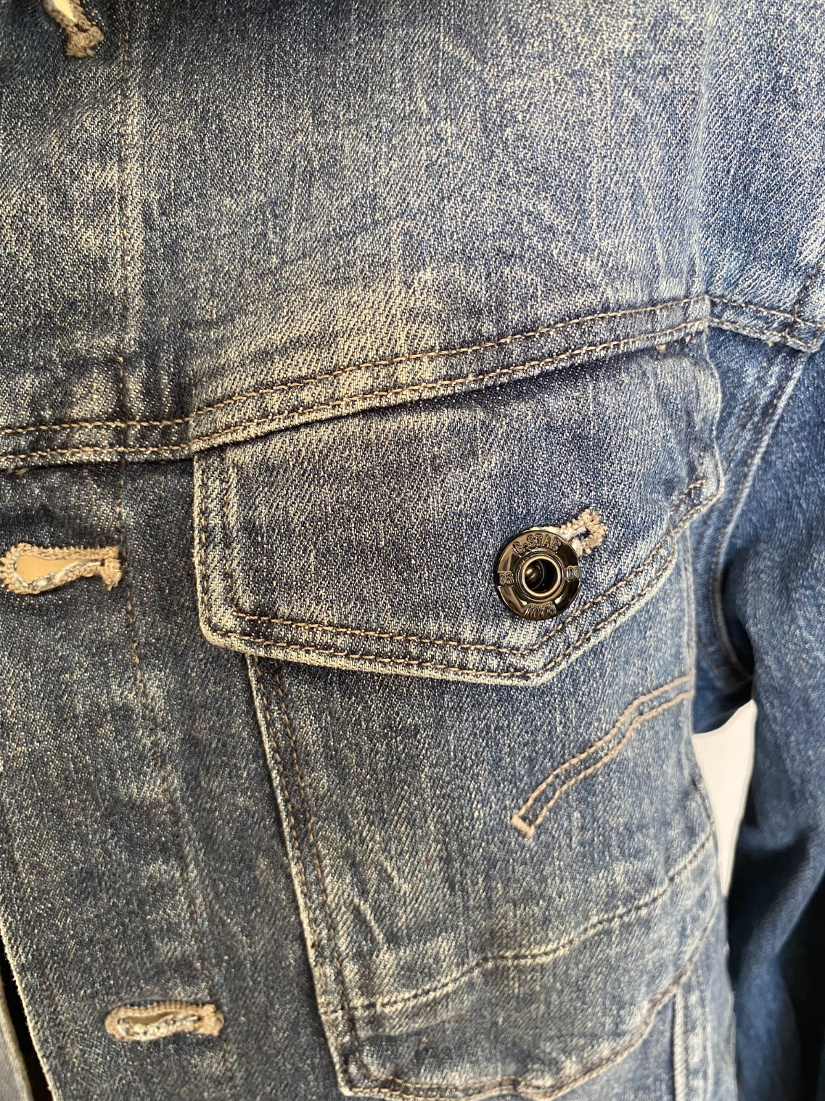Blouson jean customisé foulard en soie