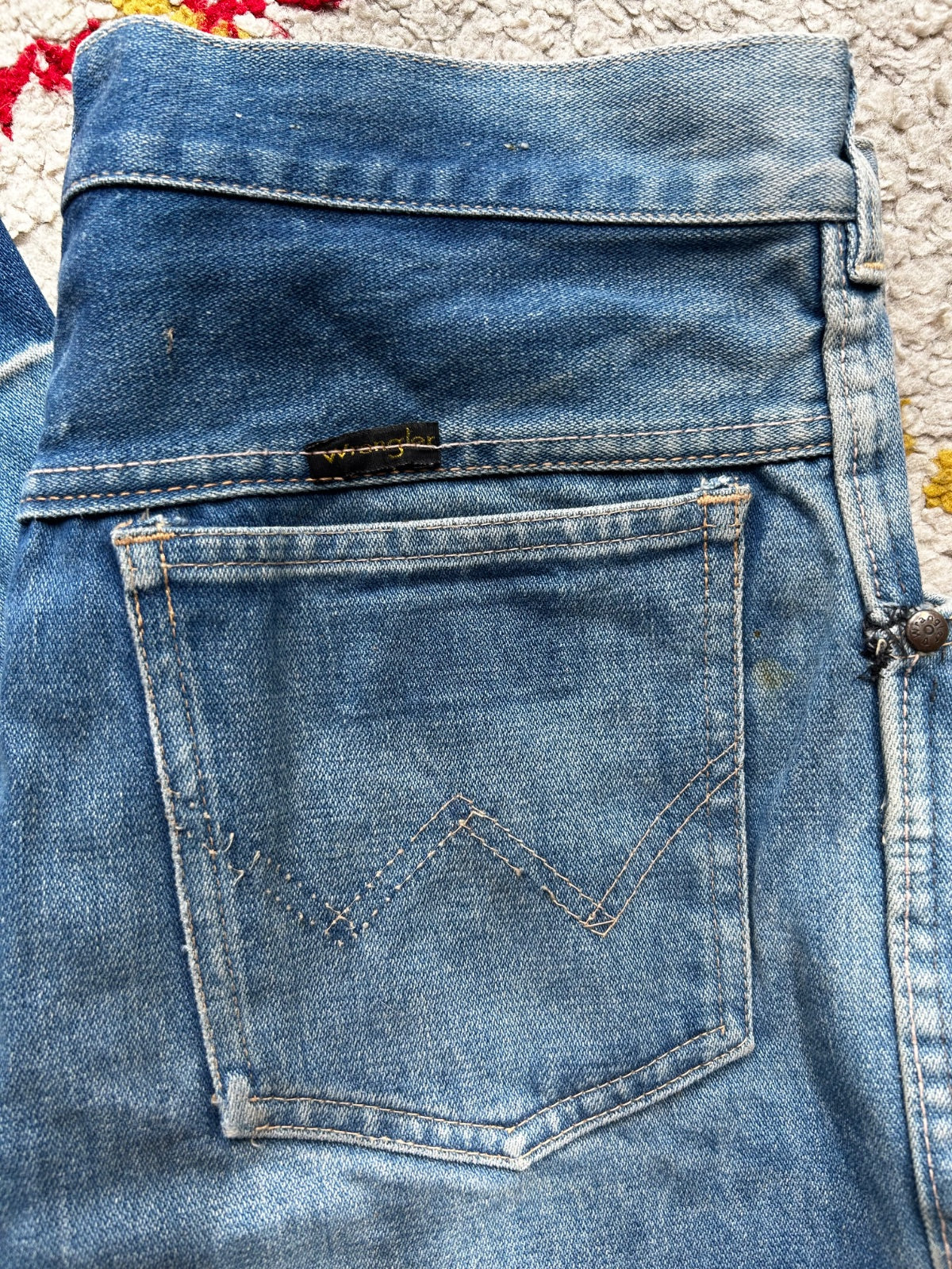 Jean Wrangler Vintage 1977 Made in Belgium – Released Hem Rétro 70s