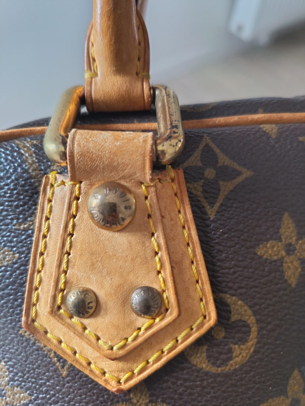 Sac Louis Vuitton Manhattan – Authentique (Certifié Entrupy)