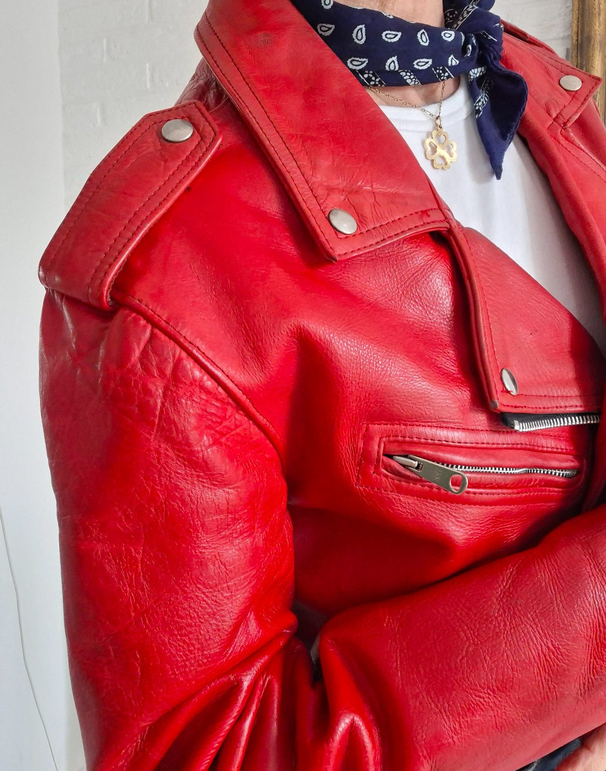 Perfecto en cuir rouge