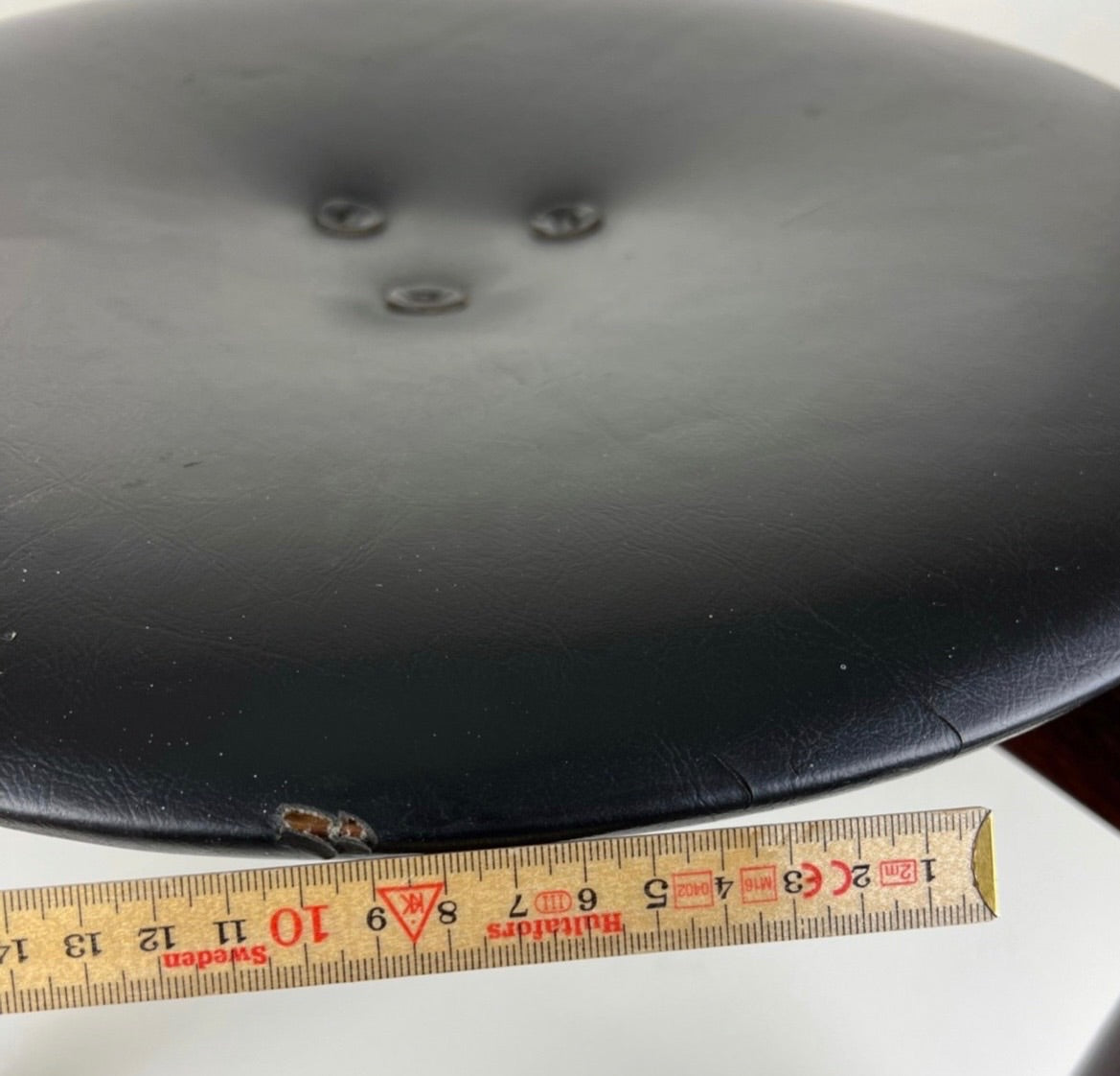 Tabouret design Östen Kristiansson pour Luxus Vittsjö Suède 1955