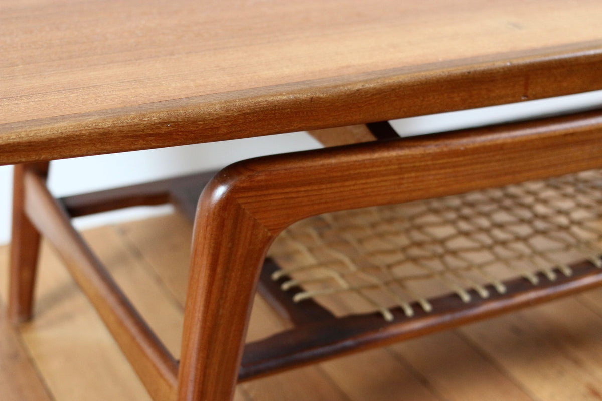 Table basse scandinave vintage teck Hovmand Olsen, 1960