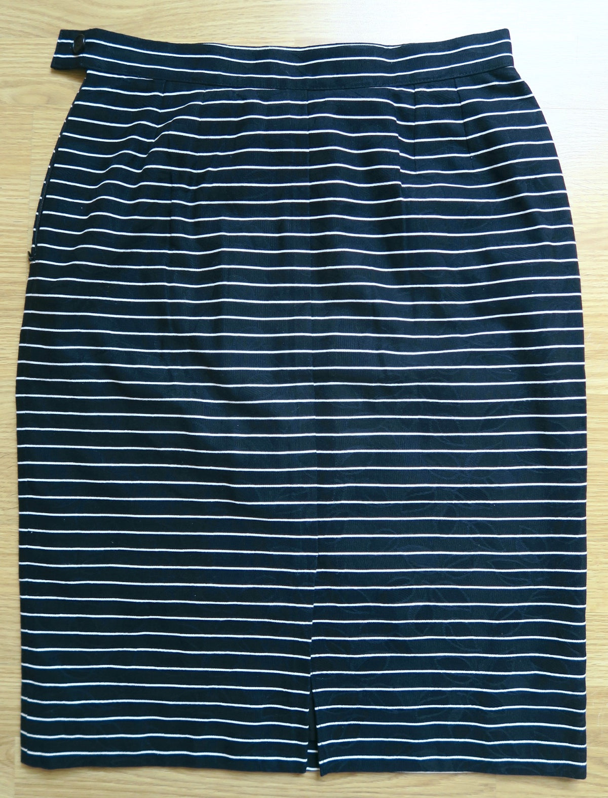 Jupe droite rayée noir et blanc en coton damassé Yves Saint Laurent Variation