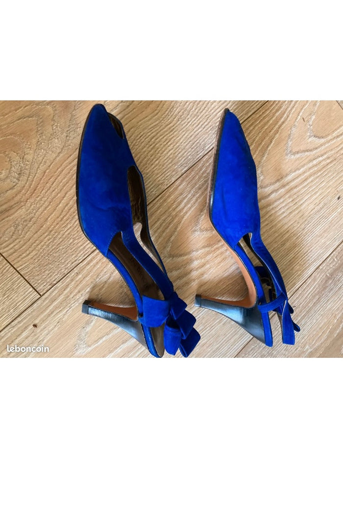 Escarpin Yves Saint Laurent bleu Klein