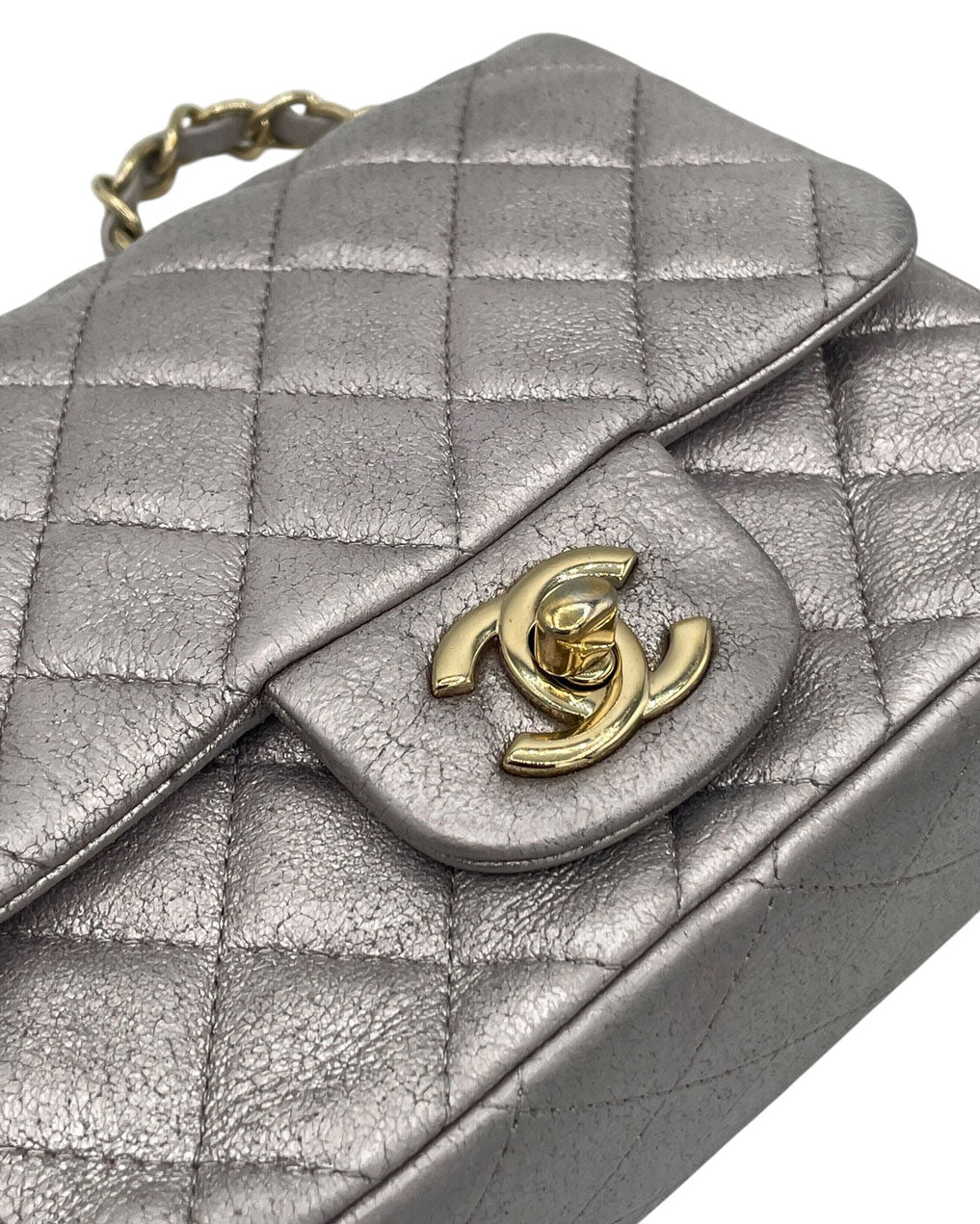 CHANEL IN METALLIC LILAC LEATHER
